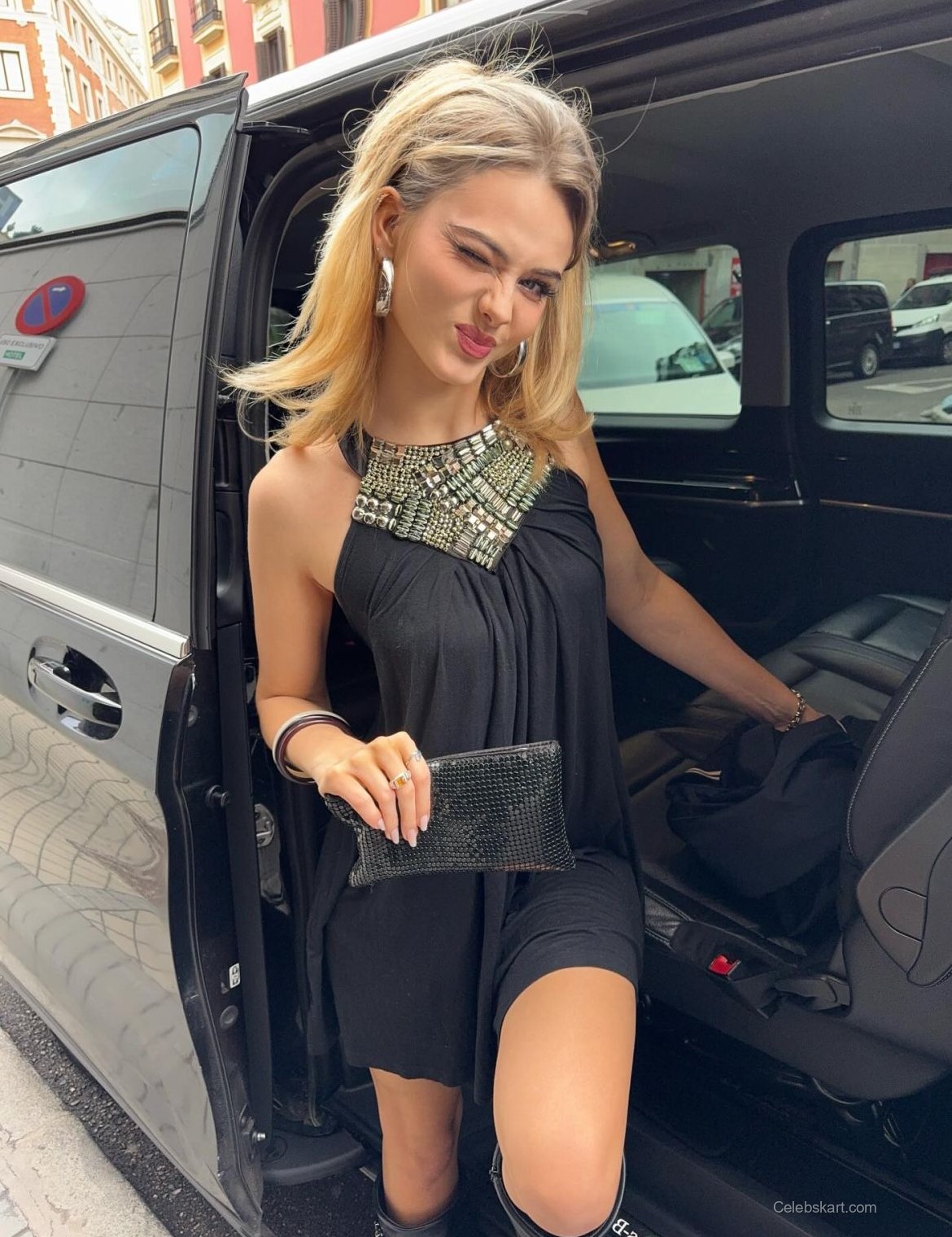 Sara Crumbleleg, Oscars Party Look 2023 5