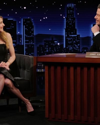 Sarah Chalke turns heads in stylish look