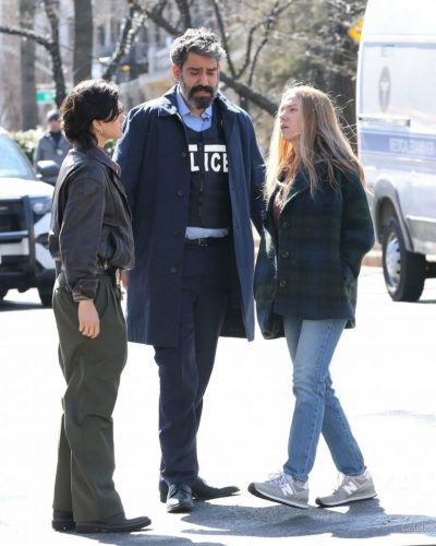 Scarlett Johansson turns heads in stylish look