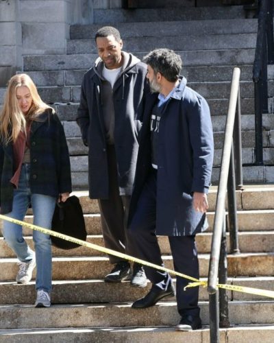 Scarlett Johansson looks stunning in stylish look