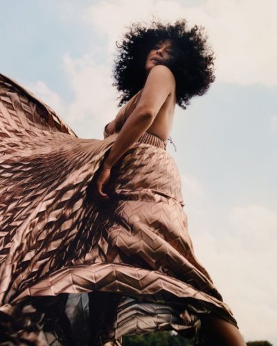 Tracee Ellis looks stunning in stylish look