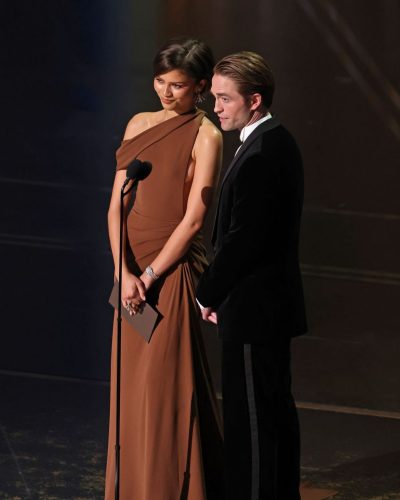 Zendaya And looks stunning in stylish look