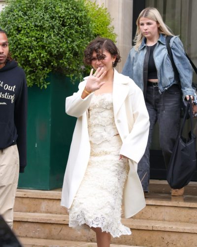 Zendaya Dazzles In White Outfit At Paris Event 2023 8