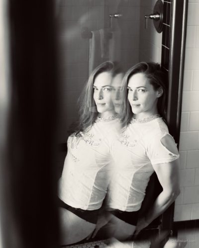 Amanda Righetti's wearing magazine look at appearance 2026