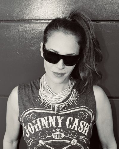 Amanda Righetti's turns heads in magazine look