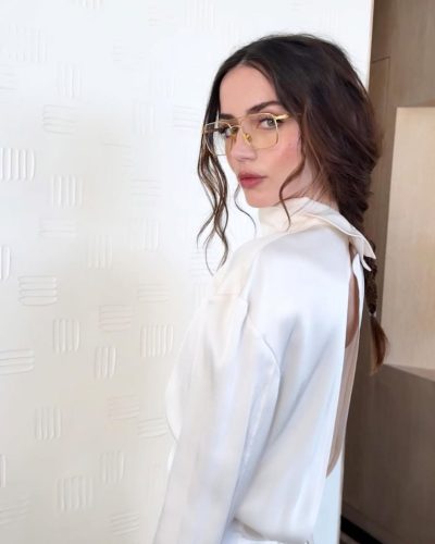 Ana De turns heads in white dress