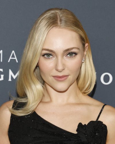 Annasophia Robb in black dress photo