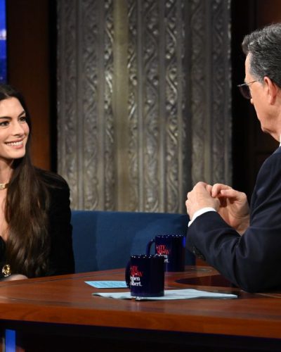Anne Hathaway in black dress at Late Show photo