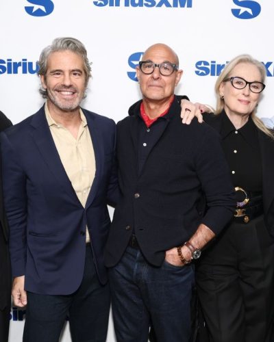 Anne Hathaway At Siriusxm Studios 2023, Chic Black Outfit image 3