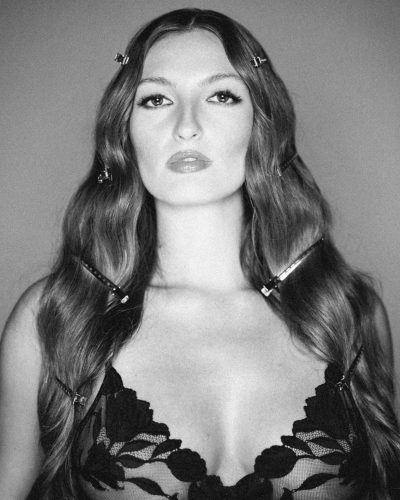 Avamarie Schroeder Black Lace Look – Photos April 2026 3