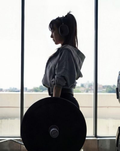 Cathryn Li Rocks A Stylish Street Look – 2023 2