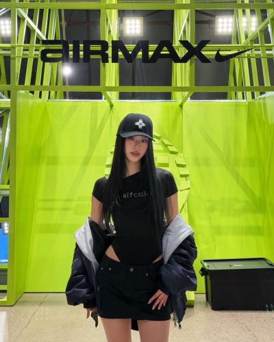 Cece Zhen featuring black handbag with brown oversized top