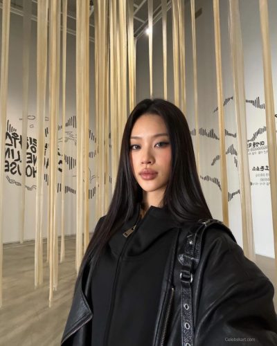 Cece Zhen Dazzles In Stylish Ensemble At 2023 Event 4