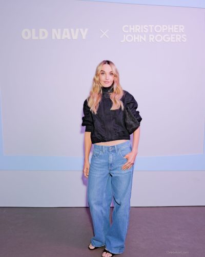 Chloe Fineman photo image 3