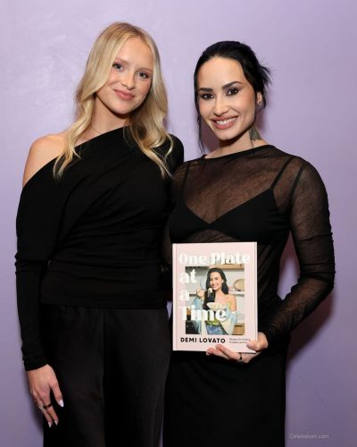 Demi Lovato looks stunning in black dress