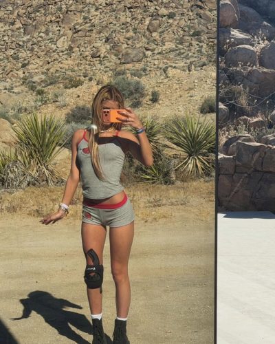 Dixie D’Amelio Shows Off Casual Style In Gray Activewear On Instagram 2026