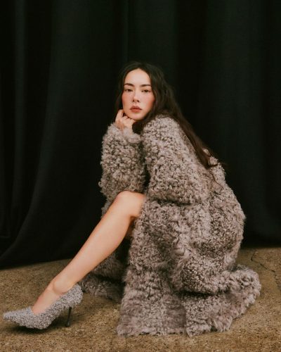 Francesca Corney's looks stunning in stylish look