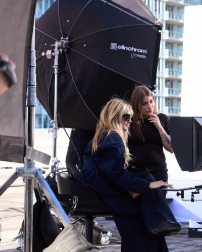 Heidi Klum sporting casual denim ensemble with tailored fit.