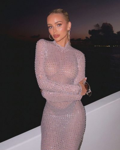 Julia Cavanagh: Dazzling Fashion At Sunset Cruise 2023