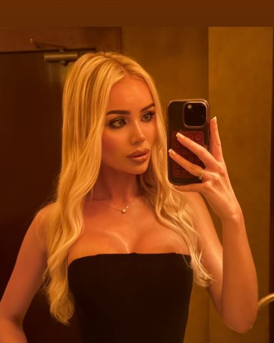 Julia Cavanagh pink sports bra and high-waisted shorts