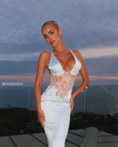Julia Cavanagh Instagram Photos 2026 Blue Dress