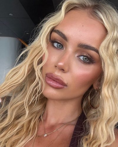 Julia Cavanagh’s Stunning Look At Summer 2023 Event 3