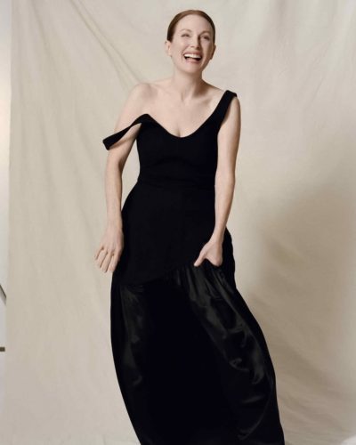 Julianne Moore turns heads in stylish look