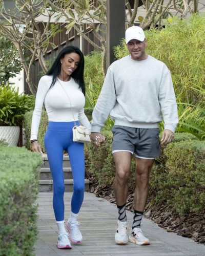 Katie Price Out In Dubai 2023, Style Spotlight