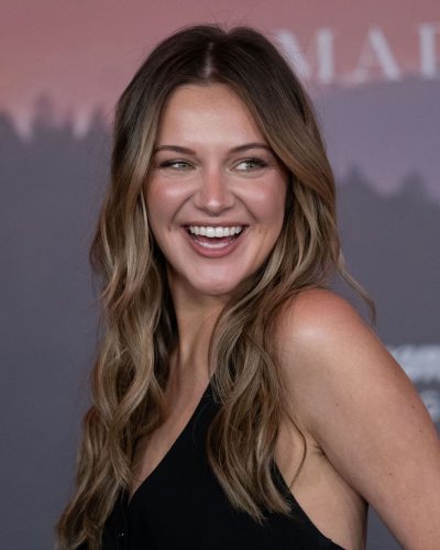 Kelsea Ballerini turns heads in black bodysuit