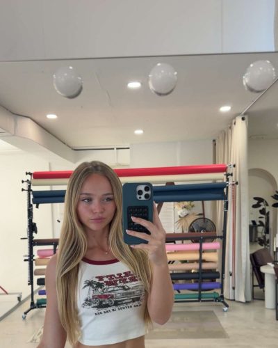 Kyla Dodds Captures Street Style At Fashion Event 2023