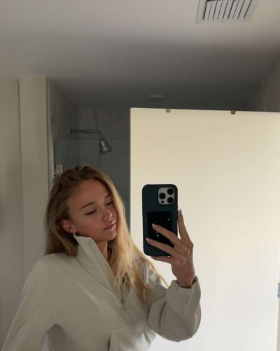 Kyla Dodds stuns in stylish look at Instagram post 2023