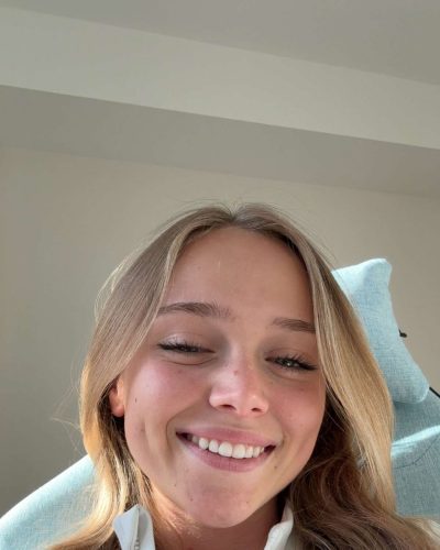 Kyla Dodds: looks stunning in stylish look