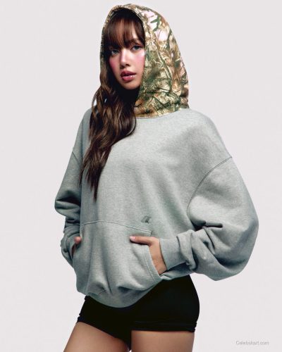 Lalisa Manobal showcases stylish look