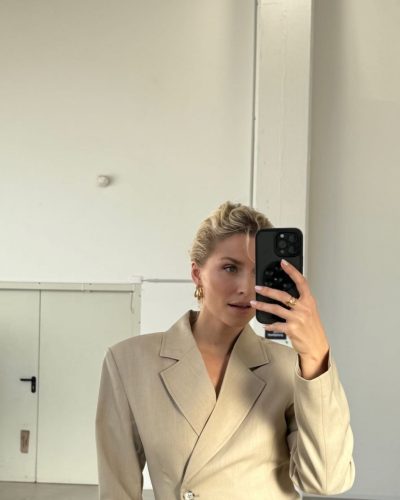 Lena Gercke chic high-waisted trousers in a warm tone