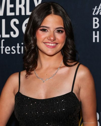 Lindsey Lamer latest photo in black dress image 4