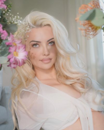 Lindsey Pelas Instagram 2023 shot 8