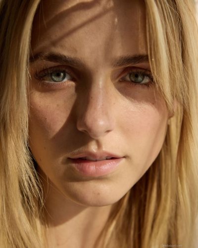 Mckenna Grace in casual floral bra and colorful skirt