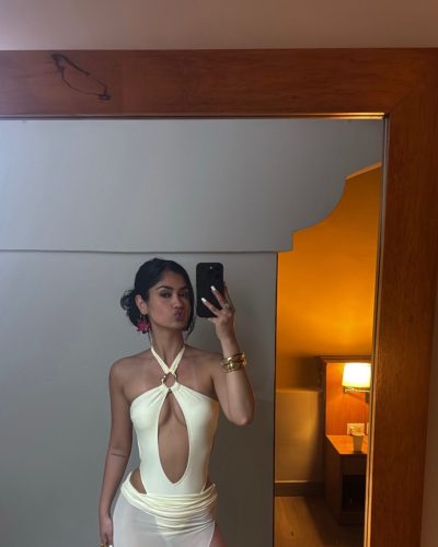 Naaz Torbati Beach Style – Stunning Photos From 2023 2