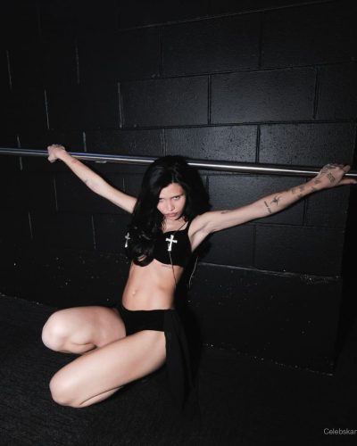 Nessa Barrett Fashion Show 2023 photo 9