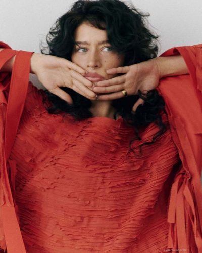 Odessa A’zion embraces natural tones in her stylish ensemble.