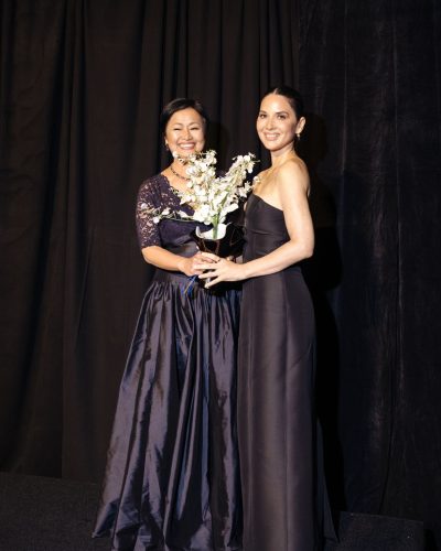 Olivia Munn black dress a refined and sophisticated style