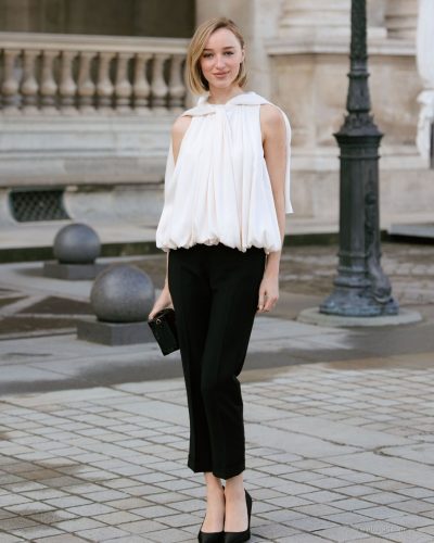 Phoebe Dynevor looks stunning in stylish look