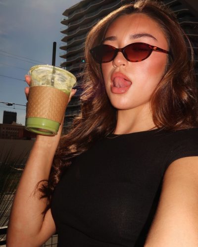 Presley Elise, turns heads in stylish look