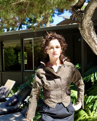 Robin Tunney looks stunning in blue dress