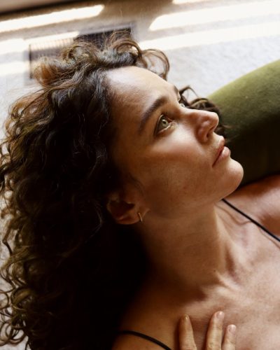 Robin Tunney stuns in blue dress at appearance 2026