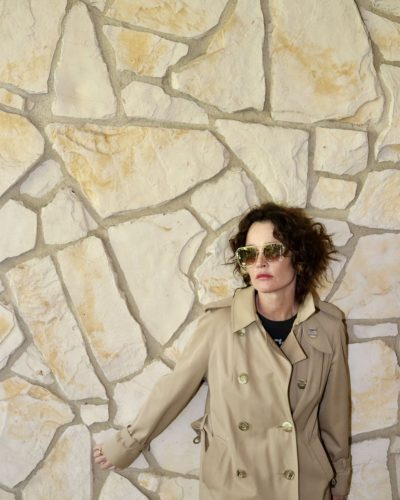 Robin Tunney looks stunning in blue dress