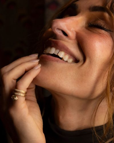 Sarah Shahi's looks stunning in black dress