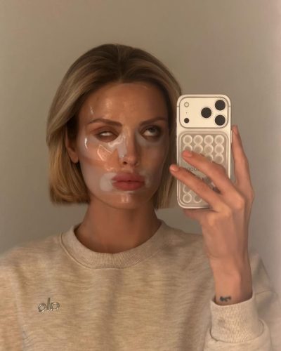 Wallis Day Rocks A Look At The Pool 2026 2