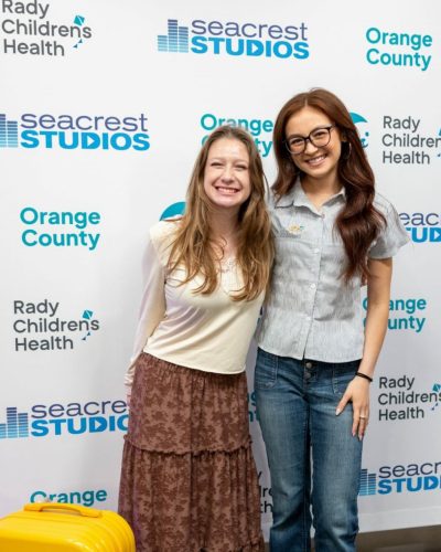 Anna Cathcart Brightens Up Seacrest Studios In Casual 2026