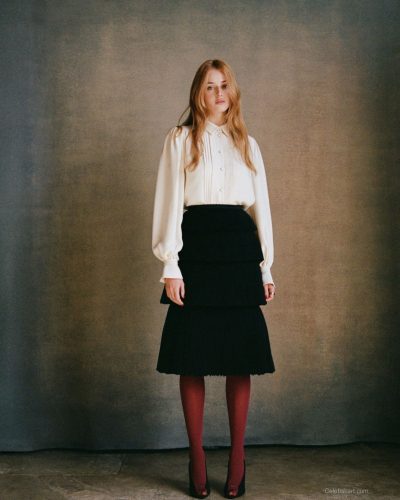 Anna Van Patten photo image 2